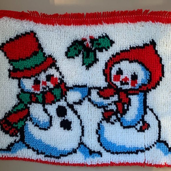 VTG Snowman Couple Latch Hook Rug Wall Hanging Christmas Hand Crafted 70s - Picture 4 of 5